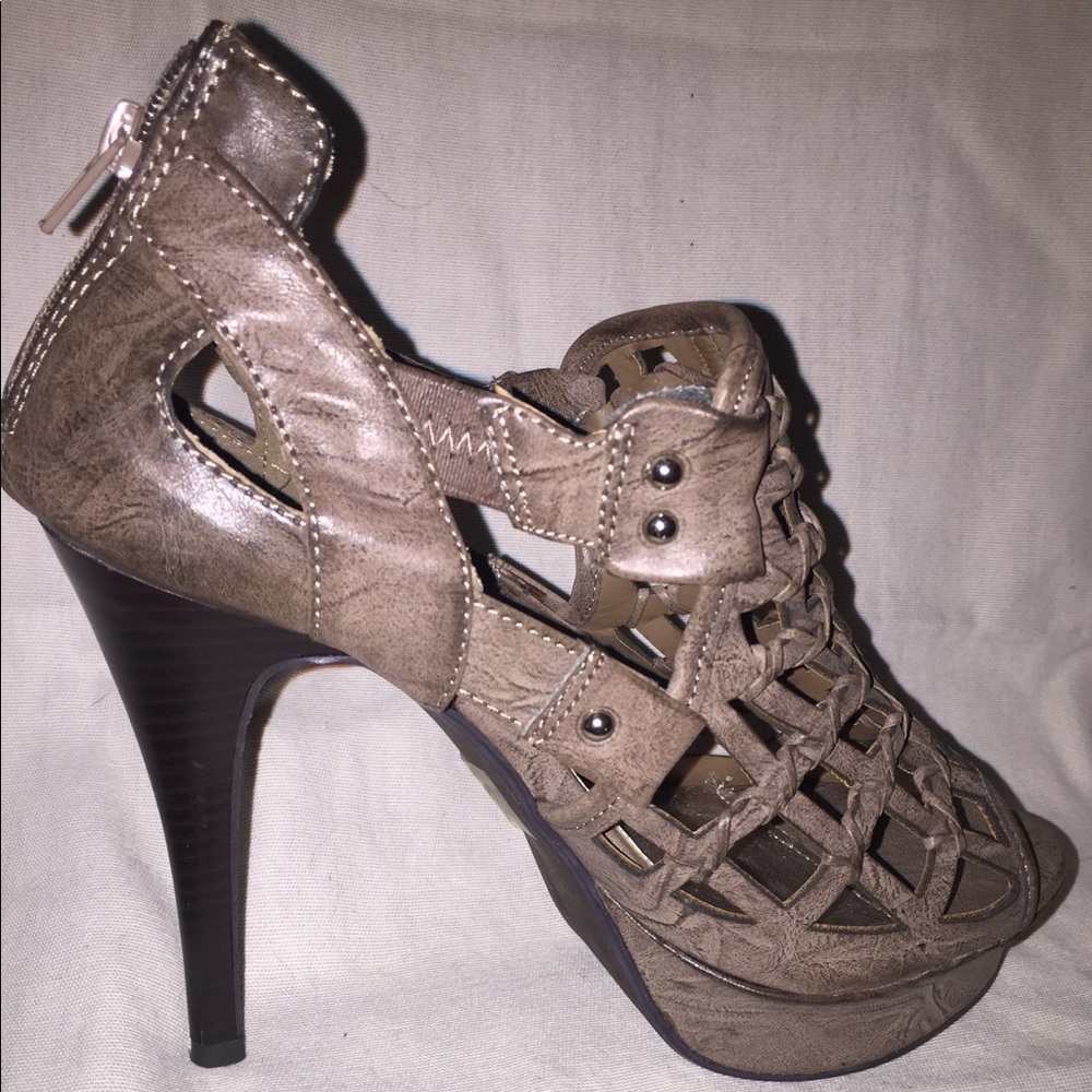 Stunning Heels!